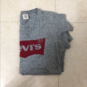Levi’s women’s shirt